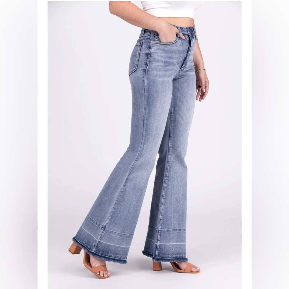 Judy Blue Tummy Control Raw Hem Flare‎ Jeans Women’s Size 15/32 Style#JB88486
